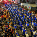 Salvadoreños reciben el Año Nuevo junto con el desfile de la Banda El Salvador