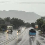 Maluma detiene concierto para reprender a fan que asistió con un bebé