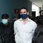 Incendio forestal fuera de control amenaza ciudad en el oeste de Canadá