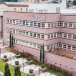 Aleks Syntek ingresa a centro de rehabilitación en medio de crisis personal y familiar