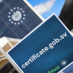 Reparan fuga de agua potable en carretera al puerto de La Libertad