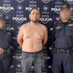 Cae grúa sobre tren de pasajeros en Tailandia y deja al menos 22 muertos