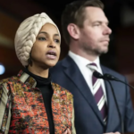 Chris Brown se presenta ante tribunal británico antes de juicio por agresión