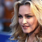 Neymar regresa con Santos tras cirugía y deja abierta la posibilidad de retirarse