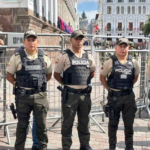 Continúan remoción de escombros tras incendio mortal en el centro de San Salvador