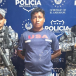 Entregan 80 apartamentos a familias reubicadas de comunidades en riesgo en El Salvador