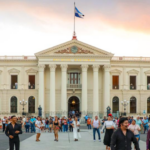 El Salvador recibe 195 mil visitantes en Semana Santa 2026, un 35% más de lo proyectado