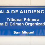 Joven enfrentará juicio por amenazas agravadas contra un estudiante en San Salvador