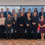 Presidenta de Costa Rica visita el CECOT para conocer el modelo penitenciario salvadoreño